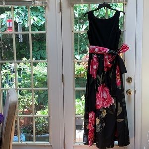 TAHARI formal dress
